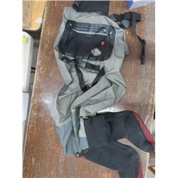 WHITE RIVER men's breathable beige waist high w/stocking foot waders, size medium, returned