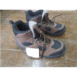 REDHEAD Ladies hikers, size 10, returned