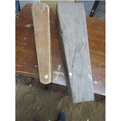 MUSKRAT Stretcher, Wooden violin case