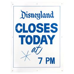 Disneyland Early Closure Sign.