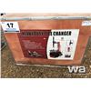 Image 2 : HEAVY DUTY TIRE CHANGER