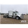 Image 2 : 2015 PETERBILT 367 TRI-DRIVE TRUCK