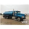 Image 2 : 2002 MACK CH600  T/A TANK TRUCK