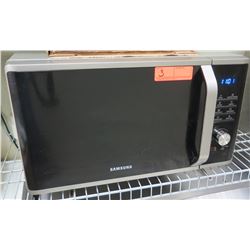 Samsung Microwave Oven 20  x 14 x 11 H