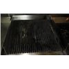 Image 7 : Wells Countertop Propane Grill 24" x 30.5" x 18" H