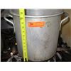 Image 6 : 2 Large Stock Pots (15" Dia, 15" H & 13" Dia, 12.5" H)