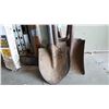 Image 2 : LOT OF SHOVELS