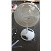 Image 2 : LASKO ADJUSTABLE HEIGHT/SPEED FLOOR FAN