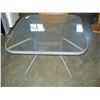 Image 1 : SQUARE GLASS TOP PATIO TABLE