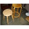 Image 2 : PLASTIC STEP AND TWO BARSTOOLS