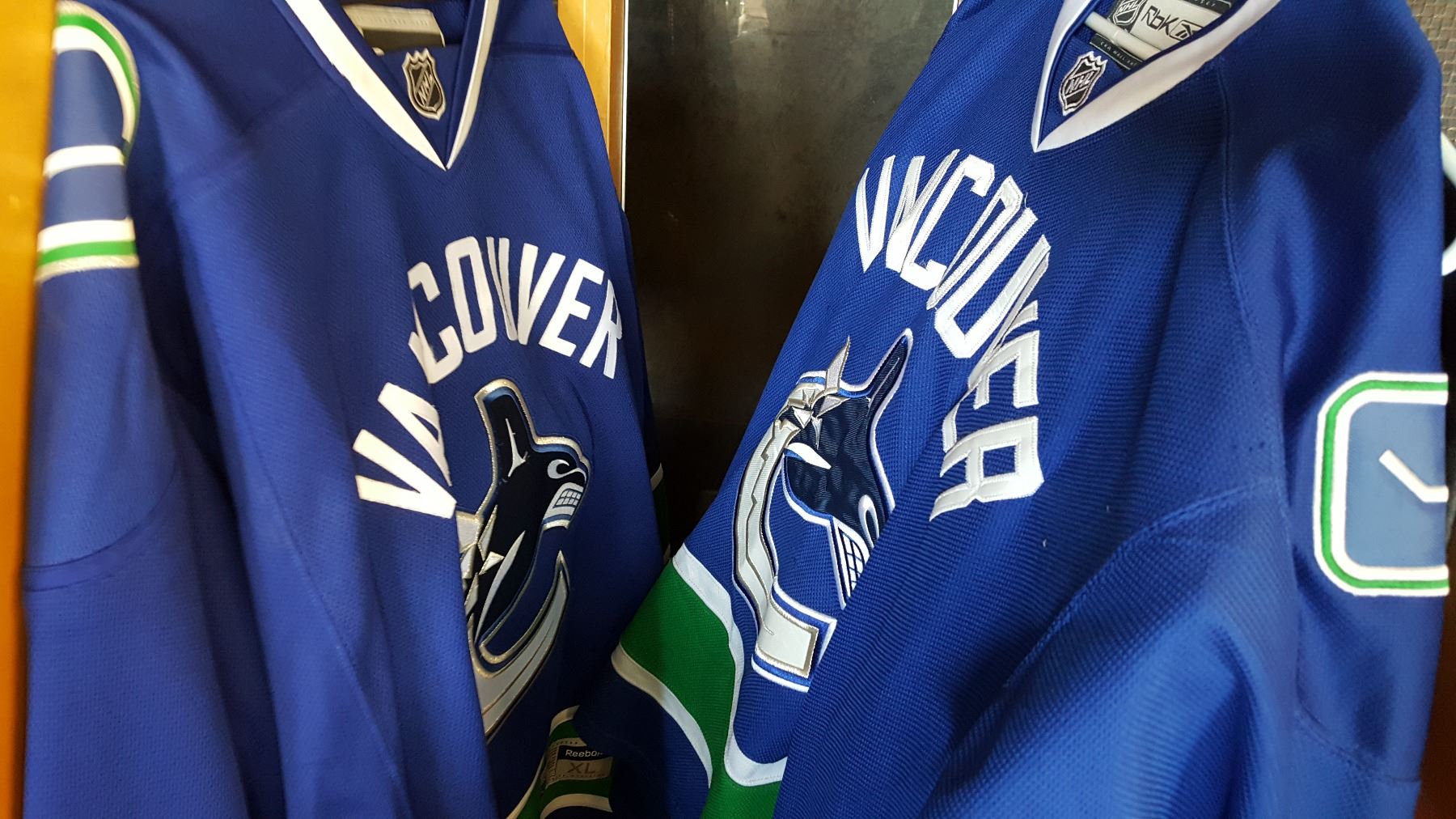 Luongo canucks jersey Clearance