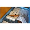 Image 2 : TRAY OF 20 WOOD POCKETKNIVES AND TRAY OF WINE STOPPERS