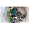Image 2 : TURQUOISE AND JADE RINGS AND DRAGON BRACELET WITH TURQUOISE STONE