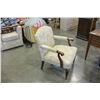 Image 2 : VINTAGE OAK ARM CHAIR