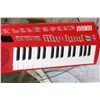 Image 2 : YAMAHA DIGITAL KEYBOARD KEYTAR WITH CORD