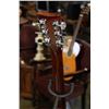Image 4 : YAMAHA F310 ACOUSTIC GUITAR WITH STAND