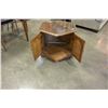 Image 3 : MAPLE GLASS TOP ENDTABLE