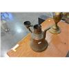 Image 7 : 2-TIER TABLE W/ BRASS TEAPOT AND VASE