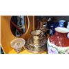 Image 3 : SHELF LOT VASES