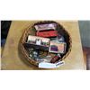 Image 1 : BASKET OF CANADIAN MILITARIA