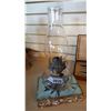 Image 3 : KNIFE SET OIL LAMP AND DECORATIVE TILE