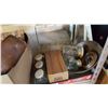 Image 3 : 2 BOXES OF WOODEN HOUSE WARES