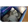 Image 2 : LOT OF CHRISTOPHER STUART CHINA
