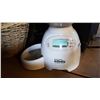 Image 3 : AUTOMATIC PET FEEDER AND BASKETS