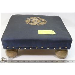 SMALL VINTAGE FOOTSTOOL WITH BALL FEET, DESIGN IN
