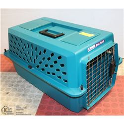 BLUE PETMATE PET TAXI.