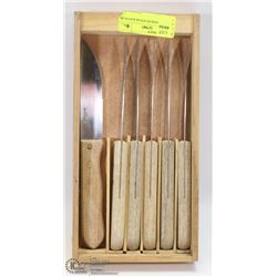 6 WOOD HANDLED STEAK KNIVES IN A CASE