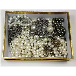 6)  LOT OF 10 PIECES OF PEARL JEWELRY