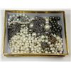 Image 1 : 6)  LOT OF 10 PIECES OF PEARL JEWELRY
