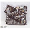 Image 1 : LOT OF 50 TREAT SIZE BAGS OF M & M MILK CHOCOLATE