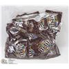 Image 1 : LOT OF 50 TREAT SIZE BAGS OF M & M MILK CHOCOLATE