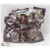 Image 1 : LOT OF 50 TREAT SIZE BAGS OF M & M MILK CHOCOLATE