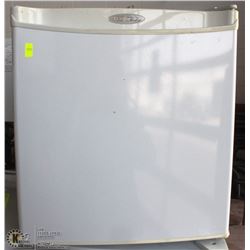 WHITE DANBY BAR FRIDGE , AS IS
