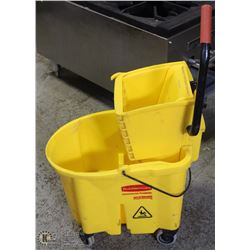 (ON CHOICE) RUBBERMAID WAVEBREAK COMMERCIAL MOP