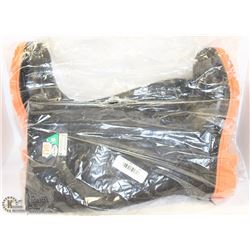 LOT OF NEW HONEYWELL SIZE 8 STEEL TOE RUBBER BOOT