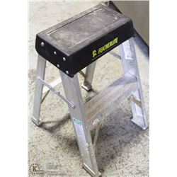 2FT FEATHERLITE ALUMINUM STEP LADDER - ON CHOICE