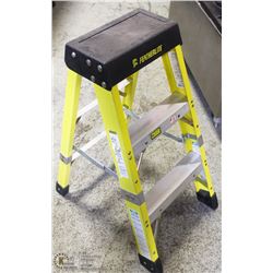 (ON CHOICE) 3FT FEATHERLITE FIBREGLASS STEP LADDER