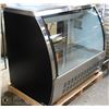 Image 2 : NEW 4' CURVED DELI CASE