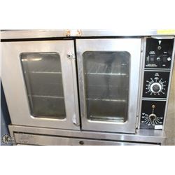 GARLAND ELECTRIC CONVECTION OVEN WTH LEGS