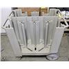 Image 1 : CAMBRO DISH ORGANIZER ON WHEELS