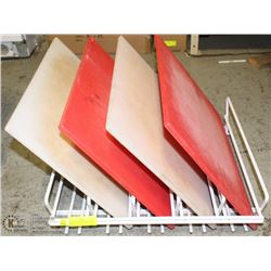 4 CUTTING BOARDS AND DRYING RACK