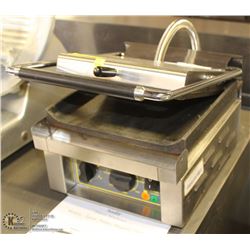 PANINI GRILL 120V WITH TIMER