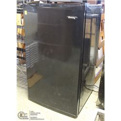 BLACK DANBY MINI FRIDGE