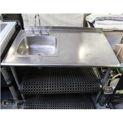 STAINLESS STEEL SINGLE BAY SINK WITH PREP STATION