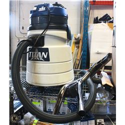 TITAN COMMERCIAL SHOP VAC
