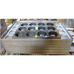 LOT OF 2 MUFFIN OF PANS AND 13 BURGER PANS